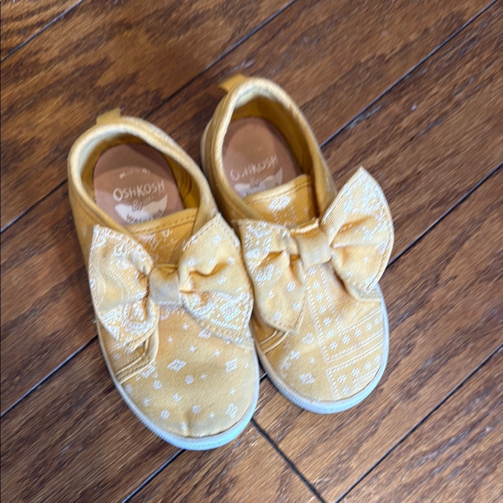 Keds, Toms, Vans, Stride Rite, OshKosh Shoes - Picture 8 of 16